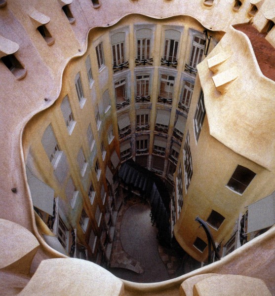 ผลงานสถาปัตยกรรม Antoni Gaudi i Cornet